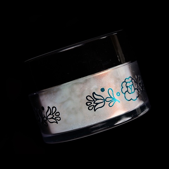 ColourPop x Becky G Loose Powder Highlighter! - Picture 7 of 9